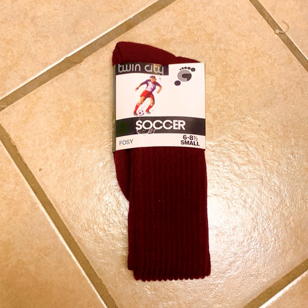 Size Small (fits Sizes 12.5-4) Burgundy Maroon Soccer Socks New in Pkg